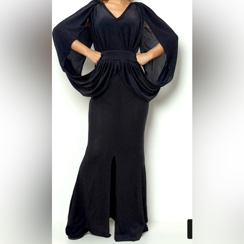 Elegant Black Evening Gown worn once 
Excellent Condition